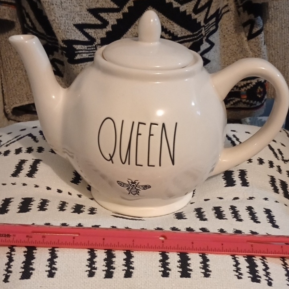 Rae Dunn QUEEN Teapot w/ Bee – Farmhouse Ceramic Tea Pot – Magenta by Rae Dunn